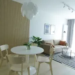 Blue Strict Center Apartment *
