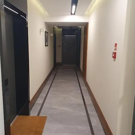 Apartment Blue Strict Center
