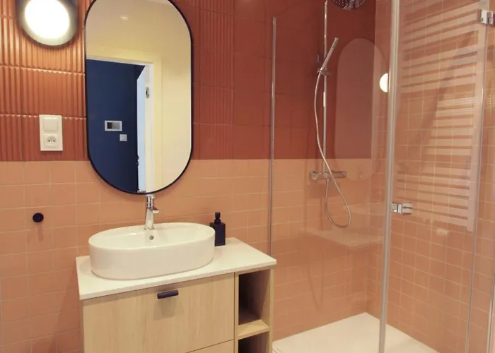 Blue Strict Center *